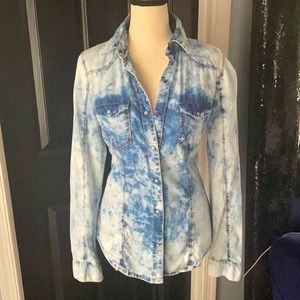 Acid washed denim shirt 👕